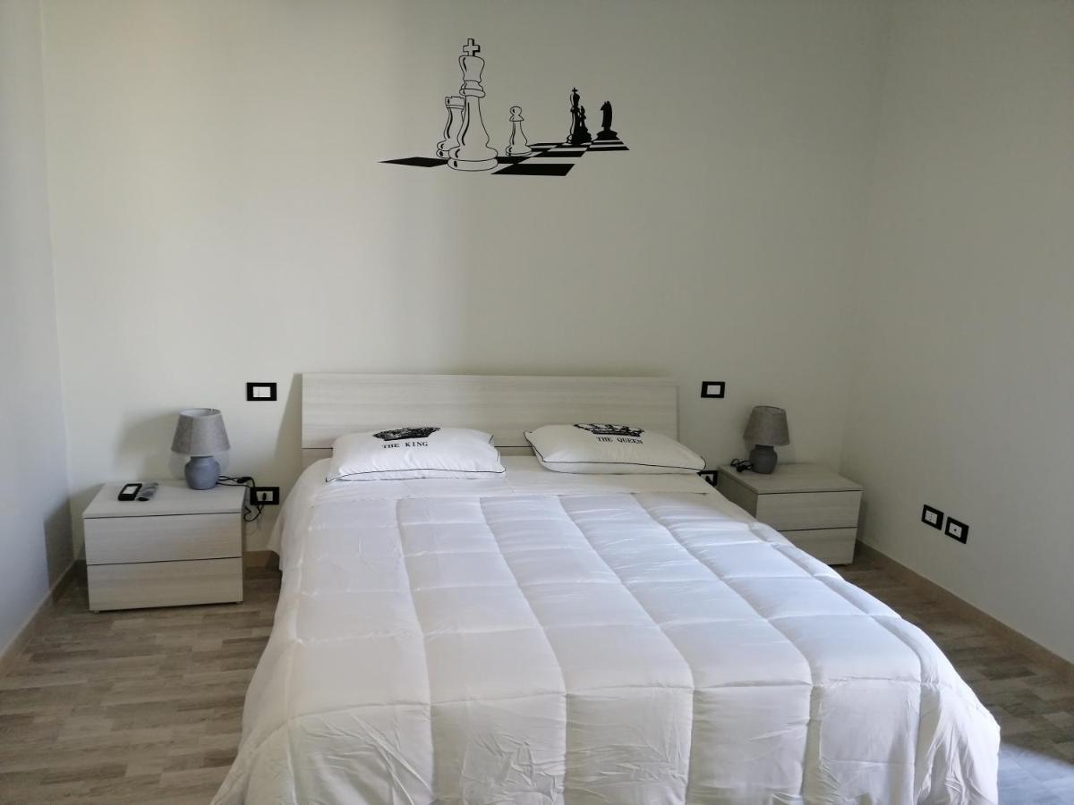 Scacco Matto Holiday House Taranto Bagian luar foto