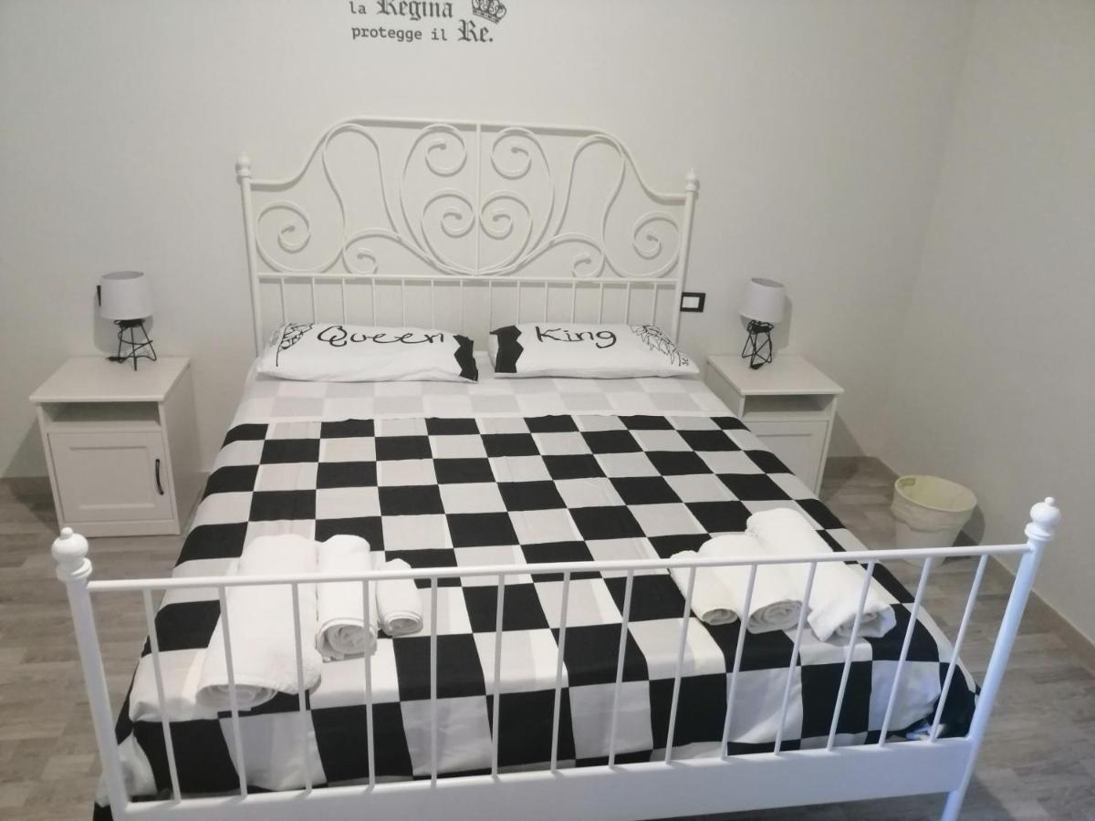 Scacco Matto Holiday House Taranto Bagian luar foto