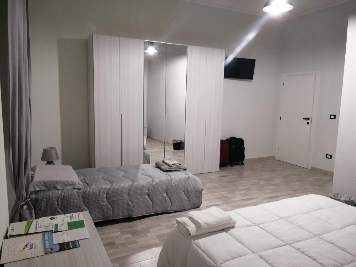 Scacco Matto Holiday House Taranto Bagian luar foto
