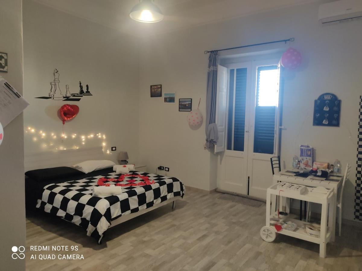 Scacco Matto Holiday House Taranto Bagian luar foto