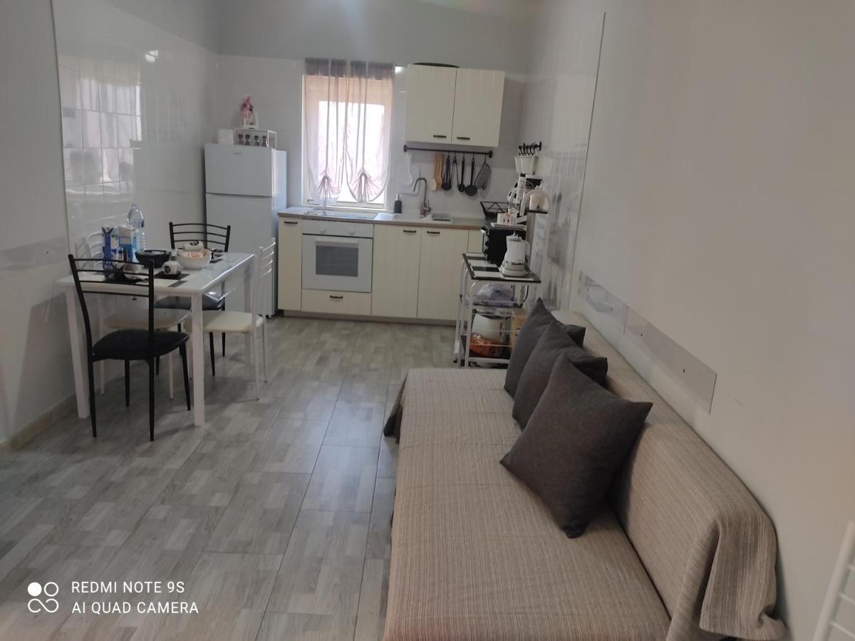Scacco Matto Holiday House Taranto Bagian luar foto