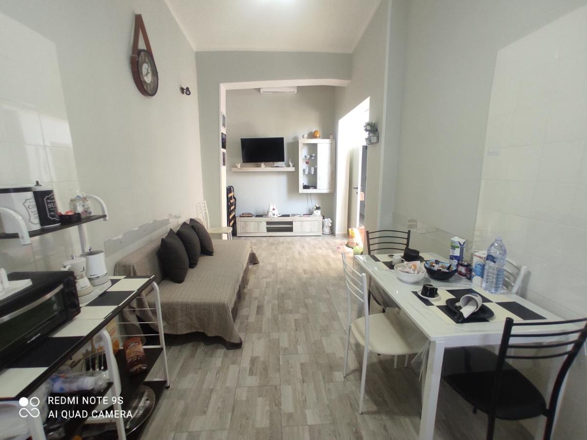 Scacco Matto Holiday House Taranto Bagian luar foto