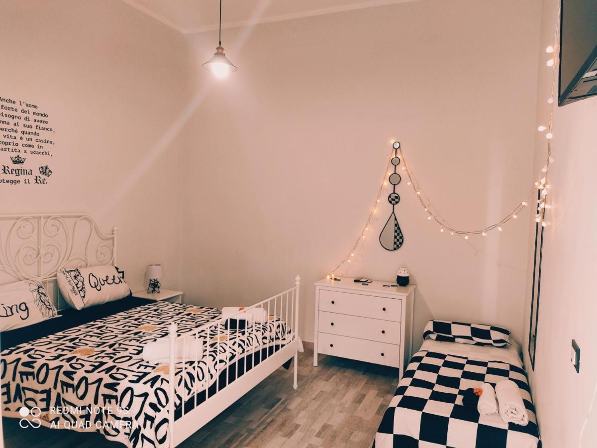 Scacco Matto Holiday House Taranto Bagian luar foto