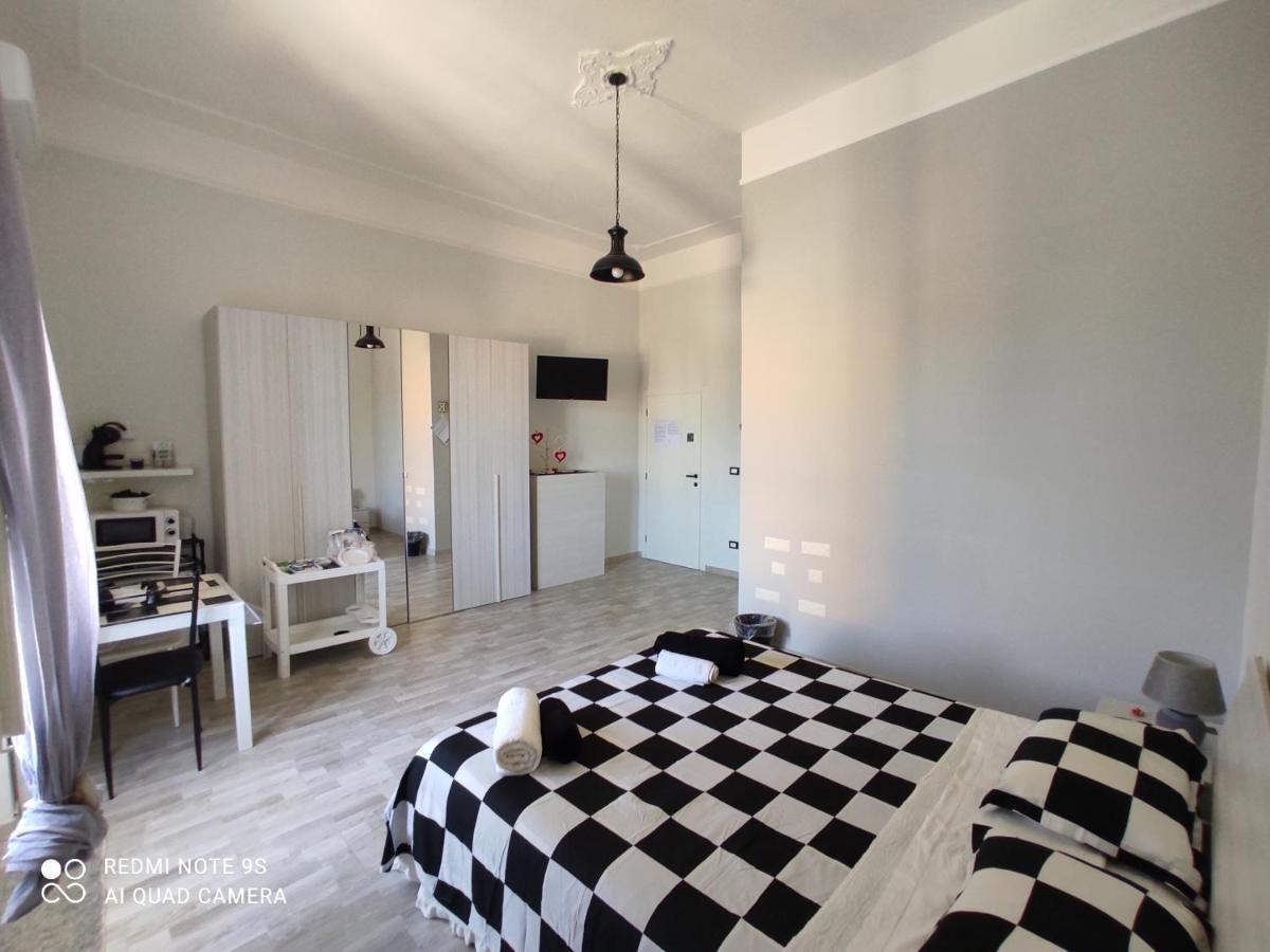 Scacco Matto Holiday House Taranto Bagian luar foto